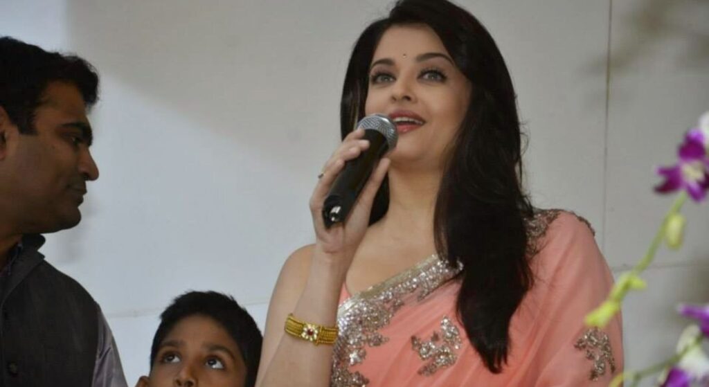 ऐश्वर्या राय ने अपने नाम से बच्चन हटा दिया (Aishwarya Rai Ne Apne Naam Se Bachchan Hataya)